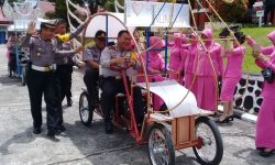 Kapolres Nunukan Arak Pensiunan Polisi Naik Odong-odong