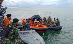 Tim SAR Turunkan Penyelam di Lokasi Tabrakan Speedboat