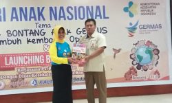 PT Pupuk Kaltim Serahkan Buku Bahaya Narkoba Kepada Walikota Bontang