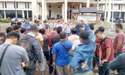 Mengadu ke DPRD Kubar, Biaya Angkutan Sawit Dipotong Sebuah Ormas