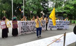 Ayam dan Telur Mahal: Walikota Samarinda “Dimamai” Mahasiswa