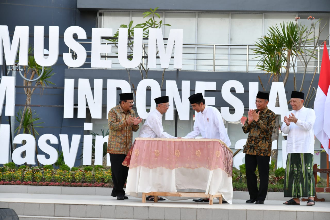 Ucapkan Terima Kasih pada Gus Solah, Presiden Jokowi Resmikan Museum Islam Indonesia – Niaga.Asia