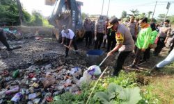 HPSN 2019 di Sangatta, Polres Kutim Ajak Bersih-bersih Lingkungan