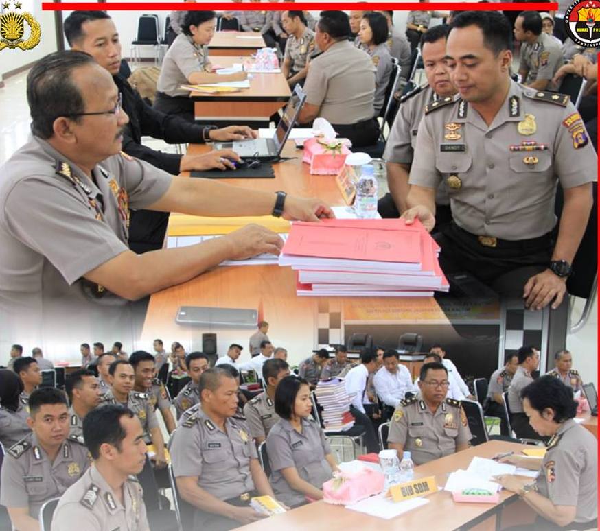 Gaji Pokok Baru Anggota Polri Terendah Rp1 643 Juta Gaji Pokok Baru Anggota Polri Terendah Rp1 643 Juta