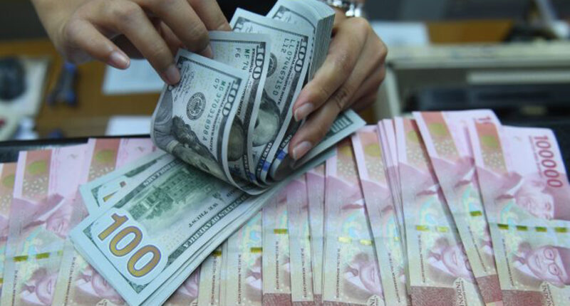 Masyarakat Cenderung Pindahkan Tabungan dan Deposito ke Valas dan Emas