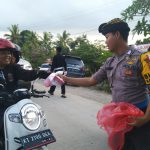 Rukunnya Antar Umat Beragama di Kampung Bali di Kukar, Umat Hindu Berbagi Takjil