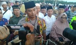 Buka Puasa Bersama di Kutai Lama, Kapolres Kukar Tidak Canggung Berbaur Dengan Warga