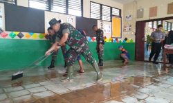 Mulawarman Peduli, Dandim Samarinda Ikut Bersihkan Rumah Warga Pascabanjir