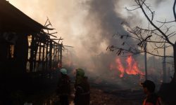 11 Bangunan Depan Kantor Camat Sangatta Utara Ludes Terbakar
