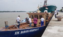 Dua Kapal Bantuan Kementerian Perhubungan Tiba di Tanjung Selor