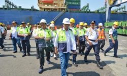 Pemerintah Targetkan Pelayanan di Pelabuhan Tanjung Priok Menjadi  8 TEUS