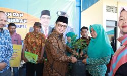Gubernur Kaltara Serahkan Bantuan untuk Nelayan dan Petani di Kabupaten Nunukan