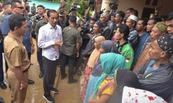 Presiden Jokowi Tinjau Penanganan Bencana Banjir di Sukajaya