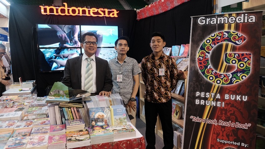 Masyarakat Brunei Darussalam Minati Buku-buku Indonesia - Niaga.Asia