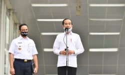 Presiden Pastikan TNI/Polri Berada di Titik Keramaian untuk Disiplinkan Masyarakat