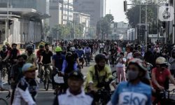 Masyarakat Belum Tertib Menerapkan Jaga Jarak Aman Saat CFD di Jakarta