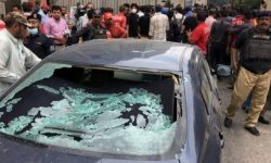 Kelompok Bersenjata Serang Bursa Saham di Karachi