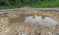 Jalan ke Biduk-Biduk  yang Rusak Hanya Dapat Perbaikan Sementara