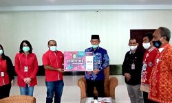 Telkomsel Siapkan 163 Ribu Kartu Internet Bagi 2.158 Sekolah di Kalteng