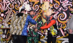 Pangdam Mulawarman Dapat Gelar Kehormatan Adat Dayak Kenyah