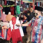 Pjs Bupati Sosialisasi 3M dan Bagi Masker di Pasar SAD