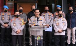 Polri Cekal HRS dan Tersangka Lainnya Ke Luar Negeri