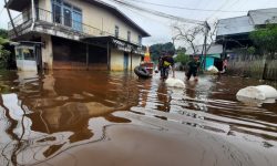 Tiga Hari Terendam, Bantuan Korban Banjir di Samarinda Masih Nihil