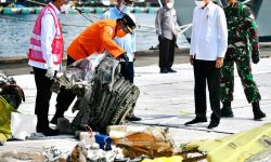 Presiden Apresiasi Kerja Keras Tim SAR Gabungan Evakuasi Pesawat Sriwijaya Air SJ 182
