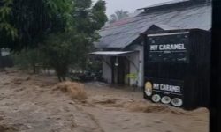 Banjir Bandang Terjang Permukiman Bukit Pinang Usai Hujan Deras