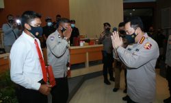 Dua Personel Polda Bali Berprestasi Terima Penghargaan dari Kapolri
