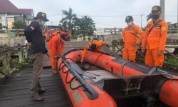 Tim SAR Masih Cari Pekerja Cuci Mobil di Tenggarong yang Tenggelam Bersama Strada