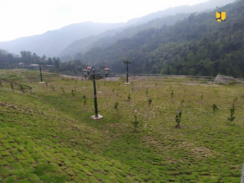 Greenbelt Bendungan Tukul Ditanami 655 Pohon Bernilai Ekonomi Niaga Asia