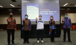 Pos Indonesia Raih Sertifikat SMAP SNI ISO 37001:2016