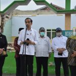 Presiden Jokowi Tanda Tangani PP tentang THR