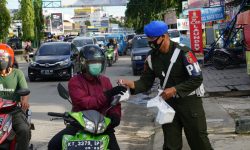 Peduli Sesama, Polisi Militer di Samarinda Bagikan 1.000 Takjil Selama Ramadan