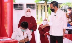 Daerah Tidak Penuhi Ambang Batas Target Vaksinasi Naik Satu Level PPKM