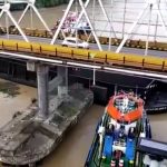 Pilar Jembatan Mahakam Ditabrak Lagi, Badan Tongkang Sampai Sangkut