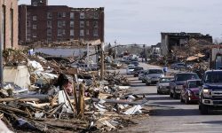 Tornado Hantam Kentucky Diperkirakan Lebih 100 Orang Tewas