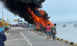 Mobil Pick-up Terbakar Dalam Kawasan Pelabuhan Tengkayu I Tarakan