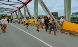 Perkumpulan Adat RKB Tuntut Warna Cat Jembatan Kukar Dikembalikan Kuning