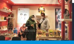 Stand Dekranasda Samarinda Juara Favorit dan Terbaik 2 di Bali IPTEX