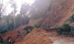 Sempat Tertimbun Longsor, Jalan di Kelay Bisa Dilewati Lagi