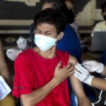 Gelombang COVID Ketiga Bayangi Indonesia Dipicu Omicron
