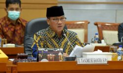 Komisi VIII Ragukan Kesiapan Garuda Indonesia Berangkatkan Jemaah Calon Haji