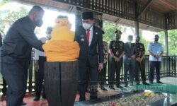 Andi Harun Ziarah ke Makam Daeng Mangkona