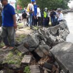 Kapal Tabrak Turap Tepian Segah, Rusak Trotoar di Tanjung Redeb