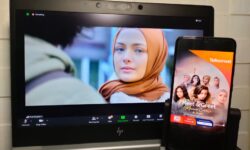 Kisah Nyata Mualaf, Telkomsel MAXstream Rilis Film “Merindu Cahaya de Amstel”