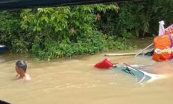 Speedboat ke Kutai Barat Muat 13 Orang dan Jenazah Terbalik, Semua Selamat