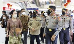Tekankan Prokes, Kabaharkam Polri Tinjau Penanganan COVID-19 di Malang