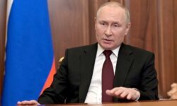 Putin Perintahkan Siagakan Senjata Nuklir